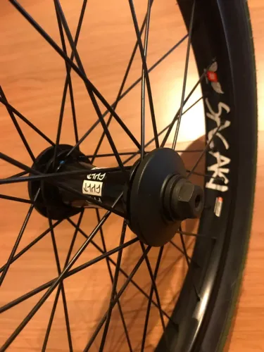 Roda BMX Dianteira Cubo Cult Crew + Aro Belumi Saçaki + Pneu Innova 2.4