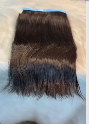 Mega hair na fita adesiva