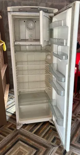 Geladeira em perfeito estado 