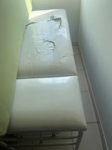 Vende se uma maca e dois paletes 