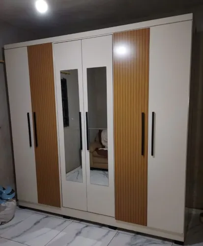 Guarda Roupa 6 Portas
