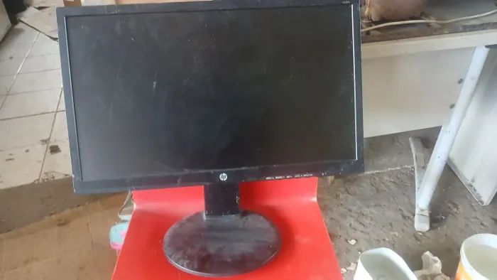 Monitor tudo funcionando perfeitamente 100% tela valor 80