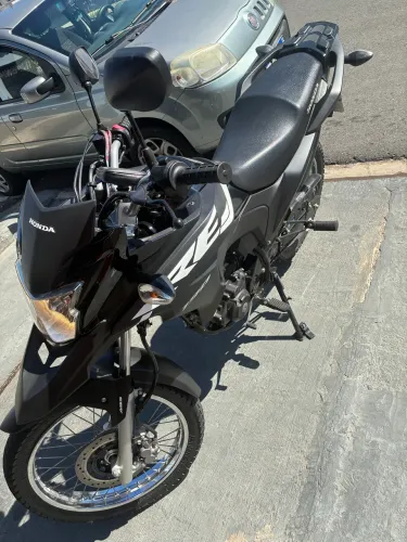 Vendo moto xre 190