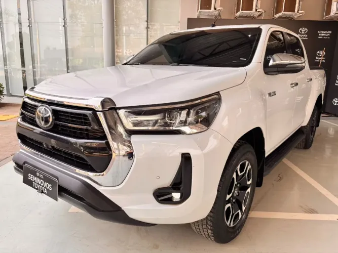 Toyota Hilux CD SRX 4X4 2.8 TDI 16V Diesel Aut. 2024