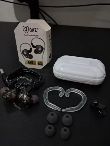Fone de Ouvido QKZ AK6 (Novo)