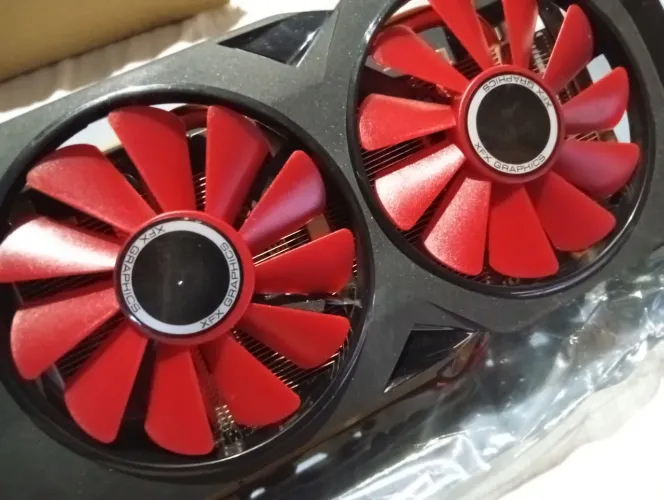 Placa De Vídeo RX 570 XFX 4GB