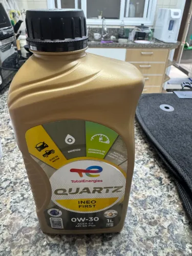 Óleo lubrificante 0W-30 Quartz 1 Litro