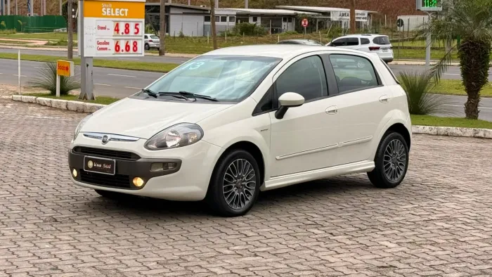 Fiat Punto Sporting Dualogic 1.8 Flex 16V 5P 2013