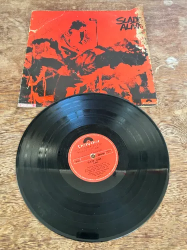 Slade Alive!", lançado em 1972 banda britânica de rock Slade,