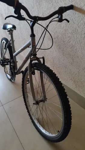 Bicicleta Track & Bikes Serena (Aro 26) - Boa estrutura, preço de desapego!