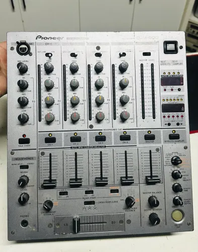 DJM 600 Pioneer