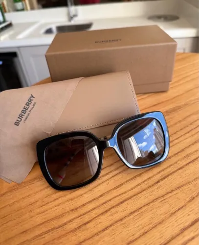 Óculos Burberry original com nota fiscal