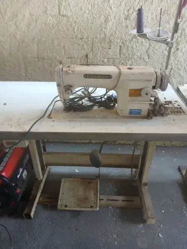 Vende se máquina de costura reta industrial lanmaxa
