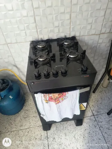 fogão quatro bocas
