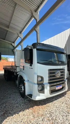 VW 24.280 - 2021: O Semipesado Ideal para o seu Transporte!