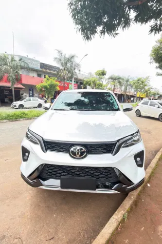 Toyota Hilux SW4 SRX Plat. 4X4 2.8 TB Die. Aut. 2025