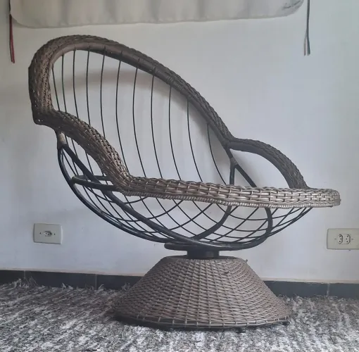 Poltrona Giratória em Fibra sintética 