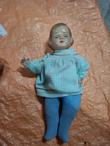 Vendo boneca antiga