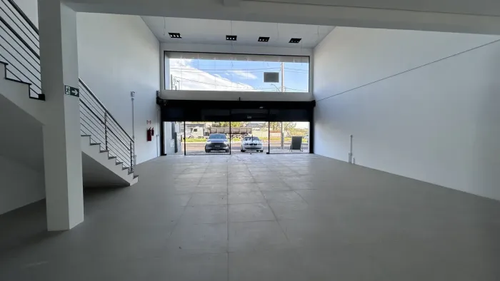Loja Comercial 257,75m² com Mezanino, 4 banheiros - Bairro Igara
