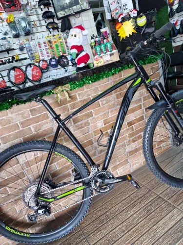Bicicleta Oggi Big Wheel 7.1 - Ótimo Estado!