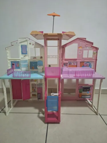 Casinha de boneca da Barbie