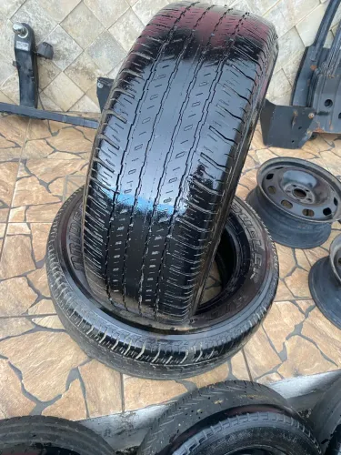 Pneu 265/60/18 usados 