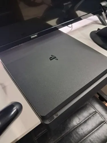 PlayStation 4 Slim