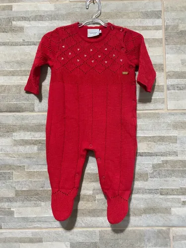 Lindo macacão da marca Noruega baby tricô