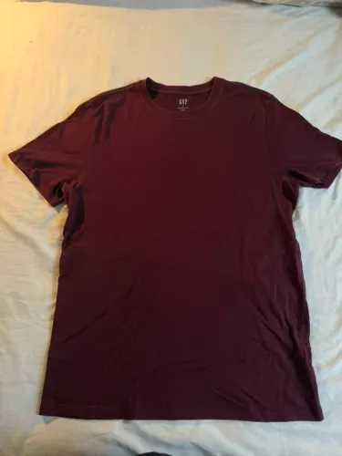 Camiseta GAP Vinho Slim Tamanho M