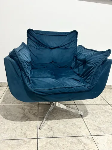 Poltrona moderna giratória 