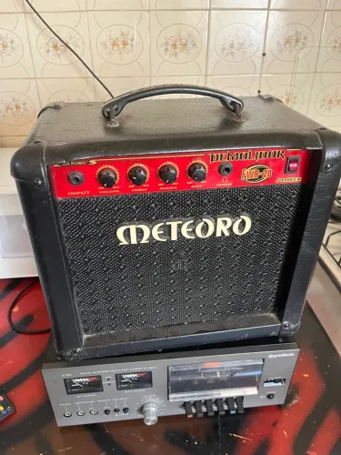 Caixa amplificador com defeito