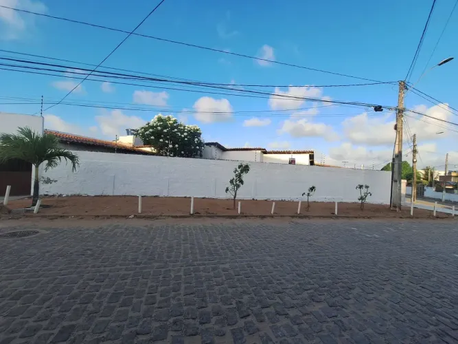 Oferta!! Casa com 3 Suítes à Venda em Neópolis