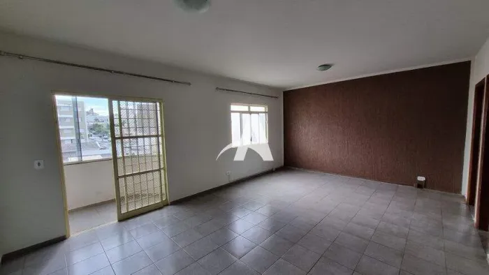 Apartamento para aluguel, 3 quartos, 1 suíte, 1 vaga, Osvaldo Rezende - Uberlândia/MG