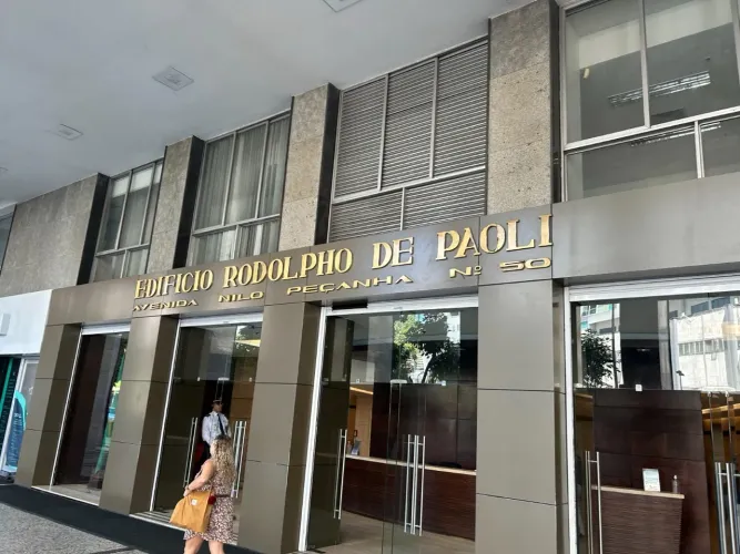 SALA COMERCIAL 120m² | LARGO DA CARIOCA | ED. DE PAOLI | R$ 350 MIL