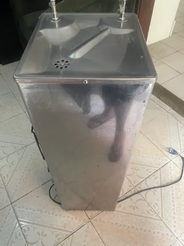 Bebedouro de coluna