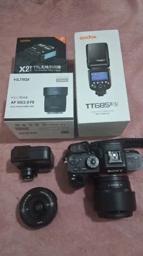 Kit Sony A7rii + lente 50mm f2 viltrox flash e transmissor godox