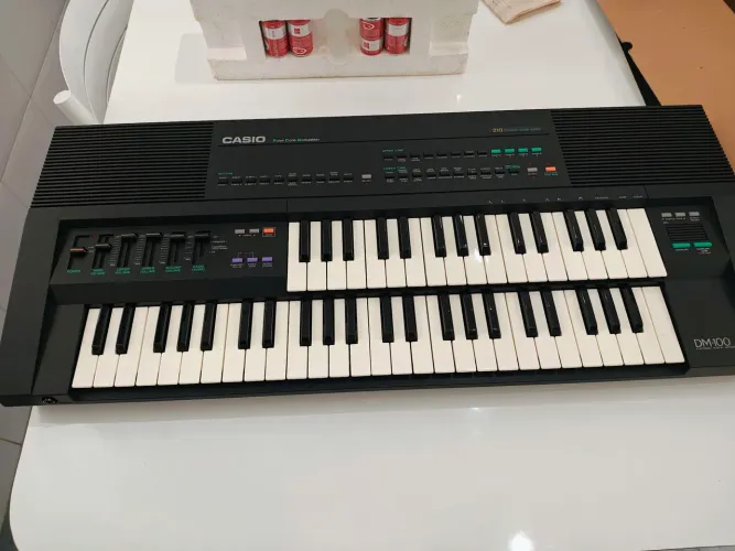 Teclado Casio 2 teclados DM 100 semi novo