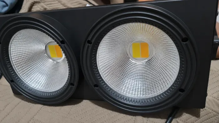 Brut Led 200w Branco Quente E Frio Dmx Strobo
