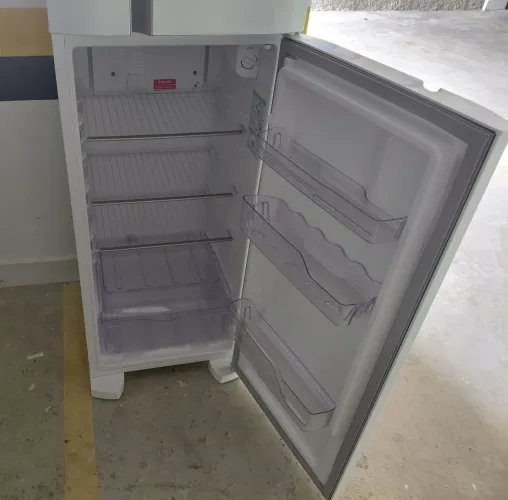 Geladeira Electrolux Cycle Defrost 260L Super Freezer Duplex Branca DC35A