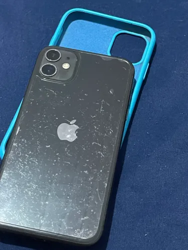 IPHONE 11 64g 74% de bateria