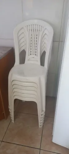 Cadeira de plástico