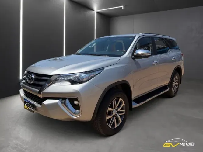 Toyota Hilux SW4 SRX 4X4 2.8 TDI 16V Dies. Aut. 2018