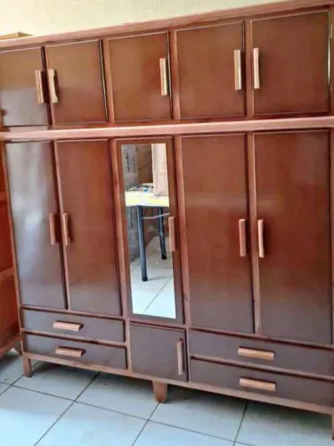 Guarda roupa novo de madeira faço entrega duplex 5 portas.. faço entrega  