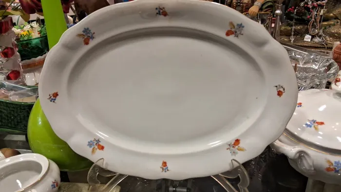 Travessa em porcelana da Tchecoslováquia 37x26