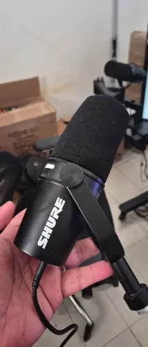 Microfone profissional Shure MV7+