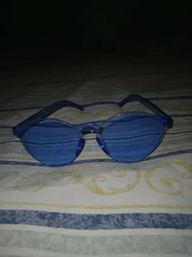 Óculos de sol azul 23 reais