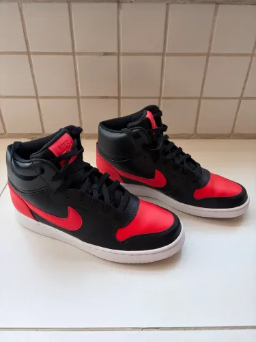 Tênis Nike Ebernon Mid Preto/Vermelho - Tam. 42