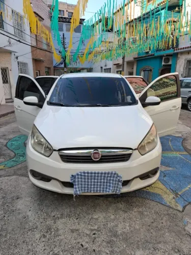 Fiat Grand Siena Tetrafuel 1.4 EVO F. Flex 8V 2014
