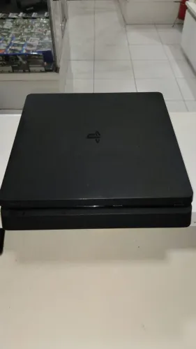 Console PLAYSTATION 4 de 1 TB com 2 Controles