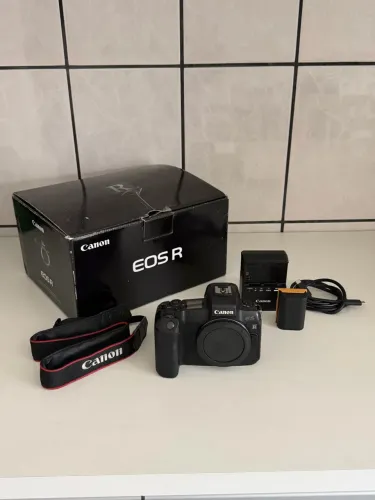 Câmera Canon Mirrorless EOS R - usada